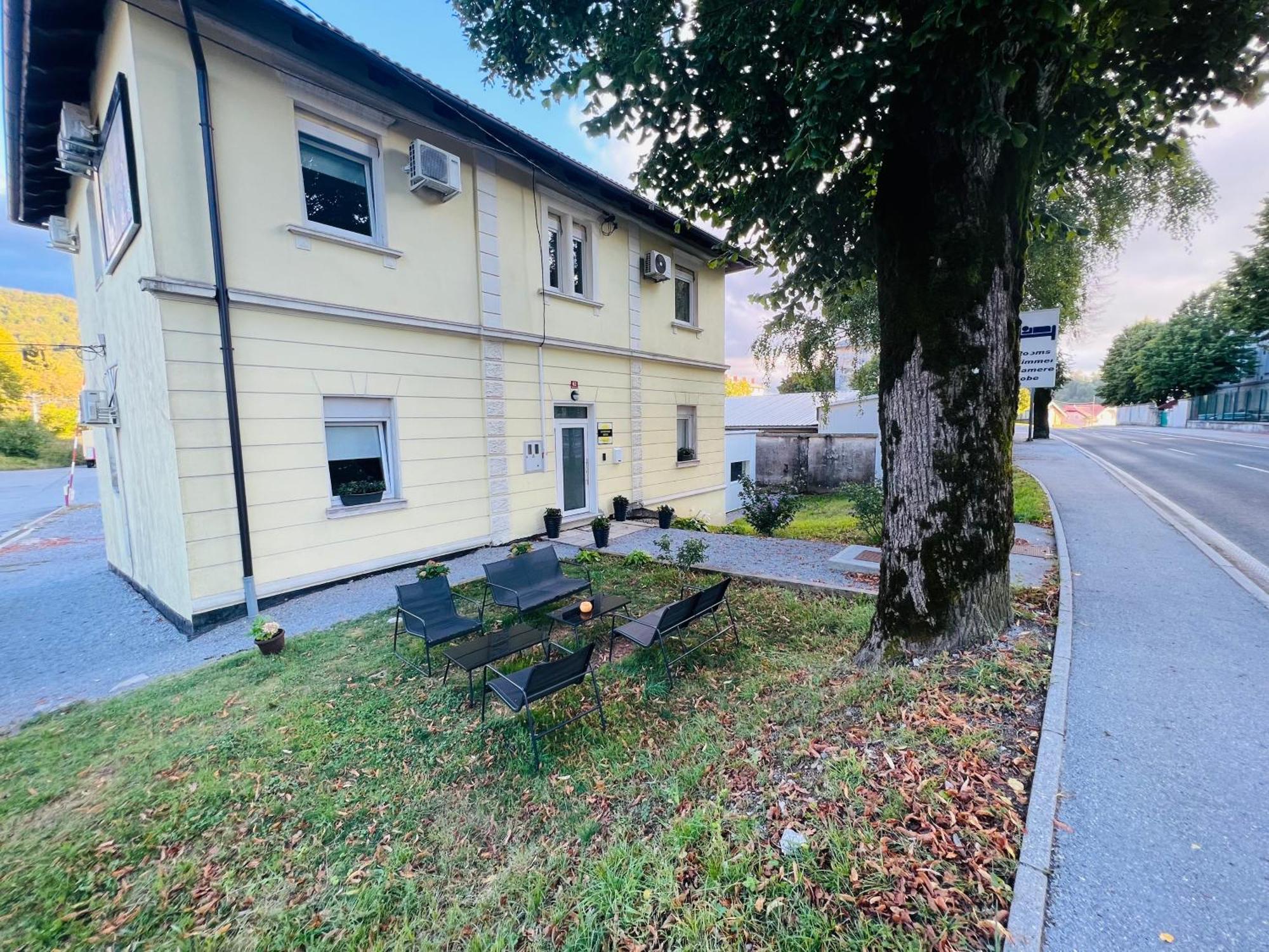 ホテル Lemonwood House ポストイナ エクステリア 写真