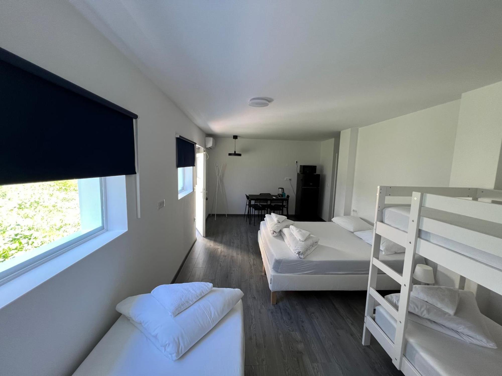 ホテル Lemonwood House ポストイナ エクステリア 写真