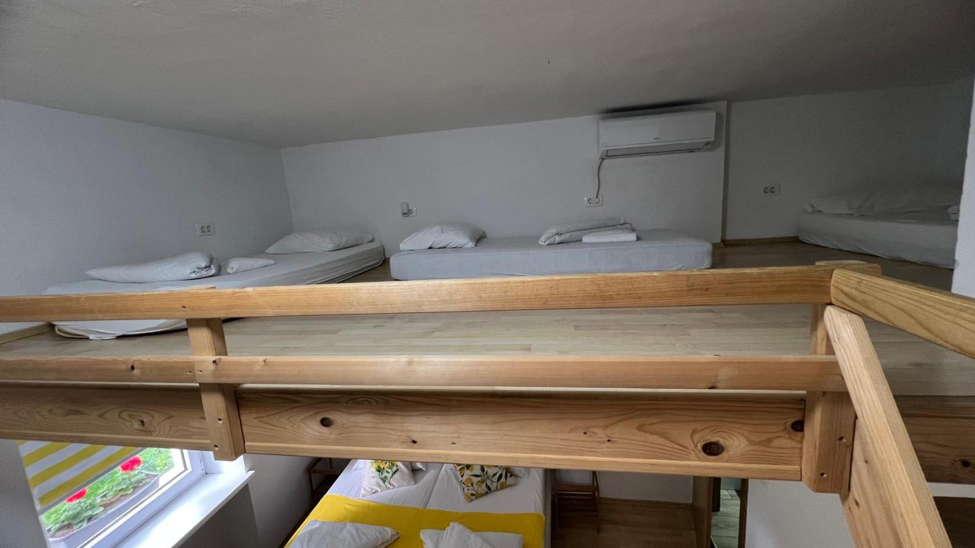 ホテル Lemonwood House ポストイナ エクステリア 写真