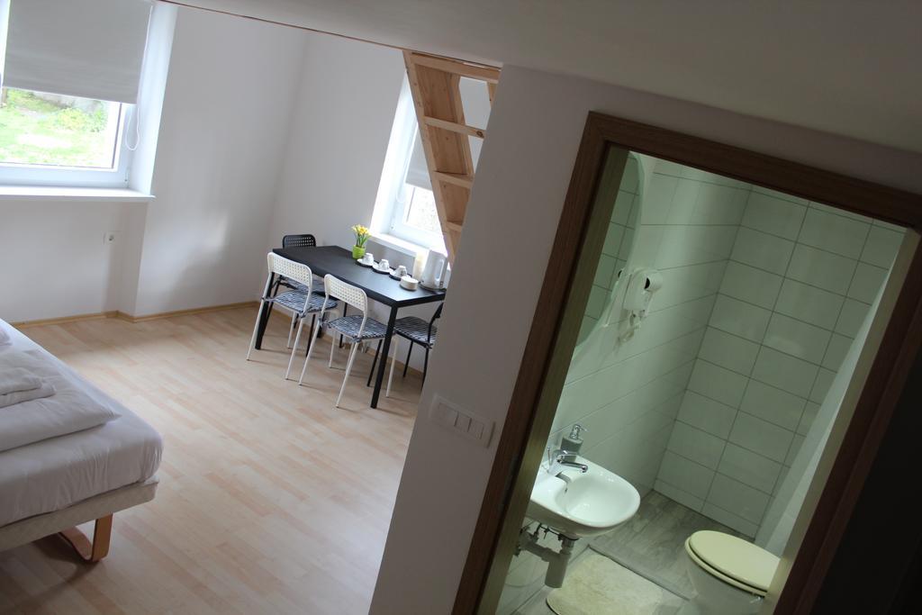 ホテル Lemonwood House ポストイナ エクステリア 写真